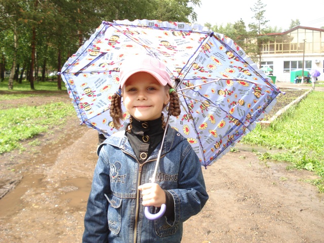Девочка с зонтиком_Автор Белоусова Елена.JPG
