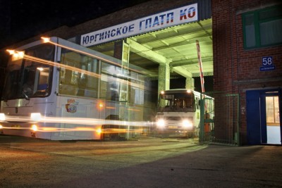 Выезд автобусов октябрь 2011.jpg